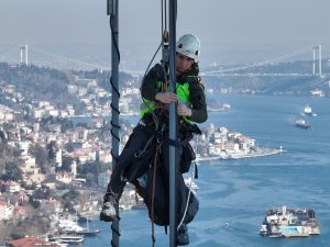 Asya ile Avrupa kıtalarını birbirine bağlayan İstanbul’un sembol yapılarından 15
