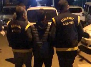 Edremit’te yakalanan 17 yaşındaki kişinin, 35 adet suç kaydı çıktı.
