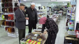 Bandırma ‘da evlerde Ramazan hazırlıkları başlarken iftar sofralarının gözdesi hurma