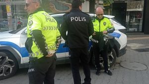 Edremit ilçesinde şüpheli çanta polisi harekete geçirdi. Edinilen bilgiye göre,