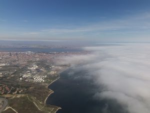 İstanbul’da bugün sabah saatlerinde etkili olan sis denizi dron ile