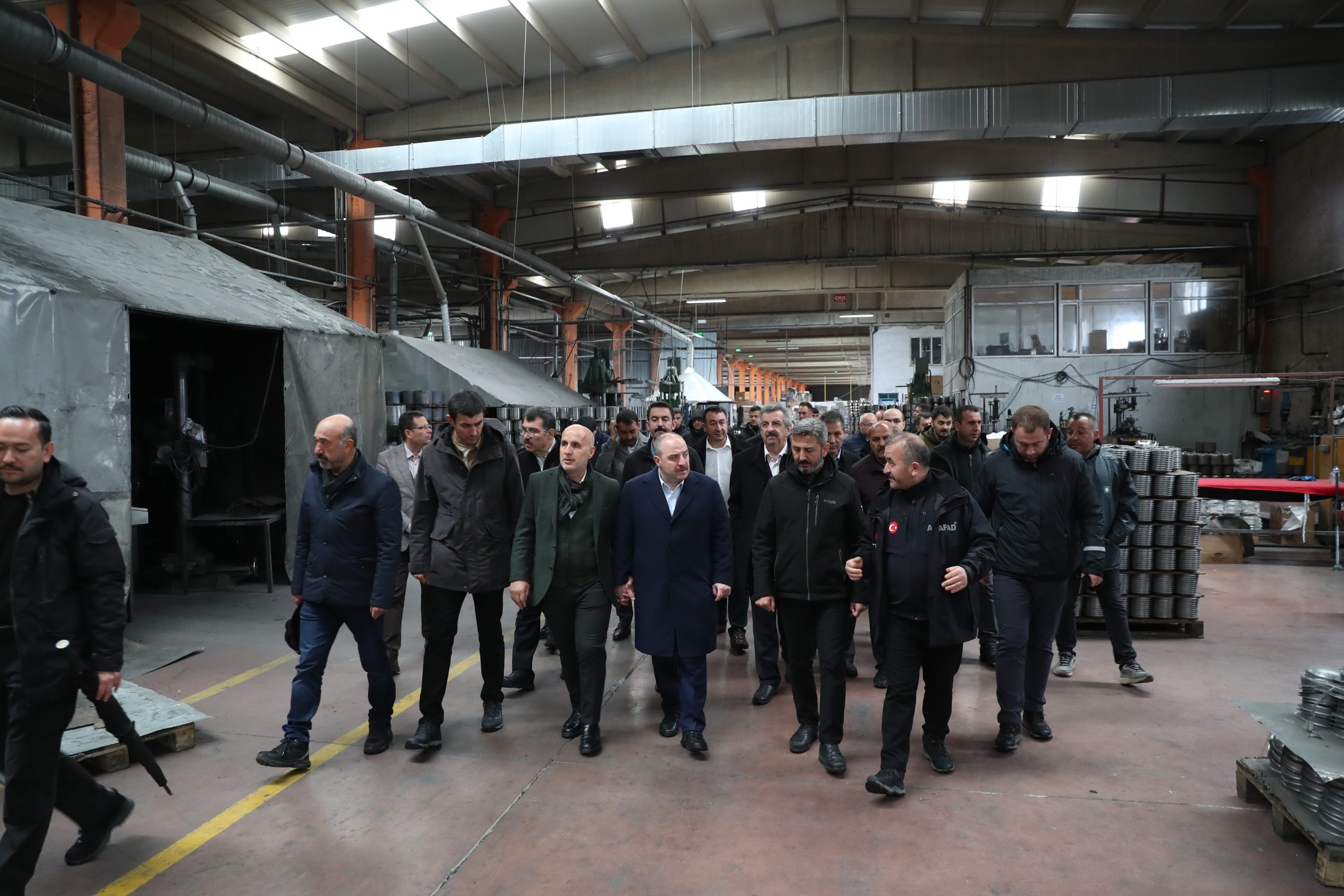 Sanayi ve Teknoloji Bakanı Mustafa Varank, depremden zarar gören bölgelerdeki