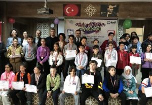 Burhaniye’de, Kaymakam İlyas Memiş, İlkokul ve ortaokullar arasında düzenlenen Akıl