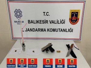 Balıkesir’de narkotik polisi ve jandarma ekiplerinin il genelinde yaptıkları uyuşturucu
