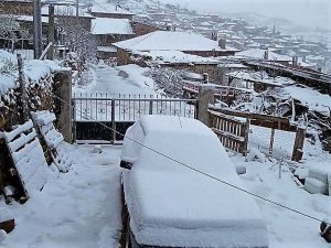 Sındırgı’da başlayan kar yağışı Ulus Dağı başta olmak üzere, yüksek