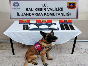 Altıeylül’de jandarma ekiplerinin ayrı ayrı yaptıkları 2 operasyonda 4 şahıs