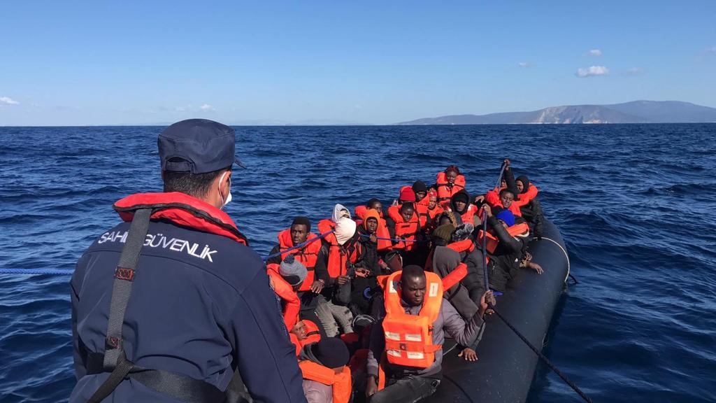 Yunanistan’ın ölüme ittiği 41 göçmen kurtarıldı