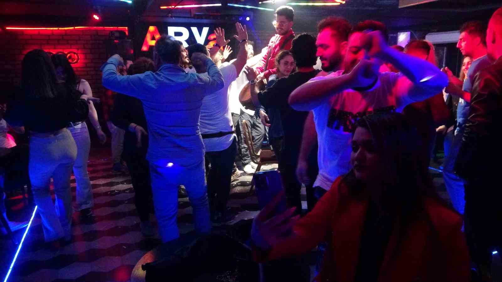 ÜLKELERİNDEKİ 3 GÜNLÜK RAMAZAN BAYRAMI TATİLİNİ VAN’DA GEÇİREN YAKLAŞIK 10