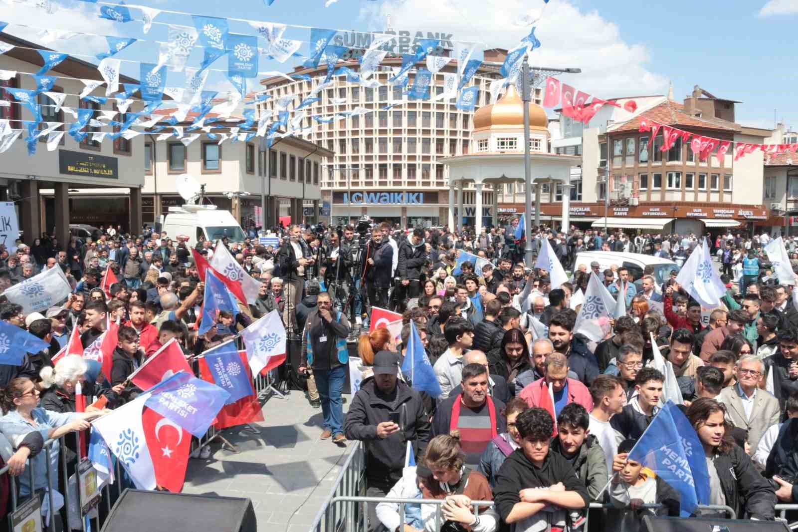 13’ncü Cumhurbaşkanı Adayı Muharrem İnce Balıkesir’den seslendi 13’NCÜ CUMHURBAŞKANI ADAYI MEMLEKET PARTİSİ GENEL BAŞKANI MUHARREM İNCE BALIKESİR’E