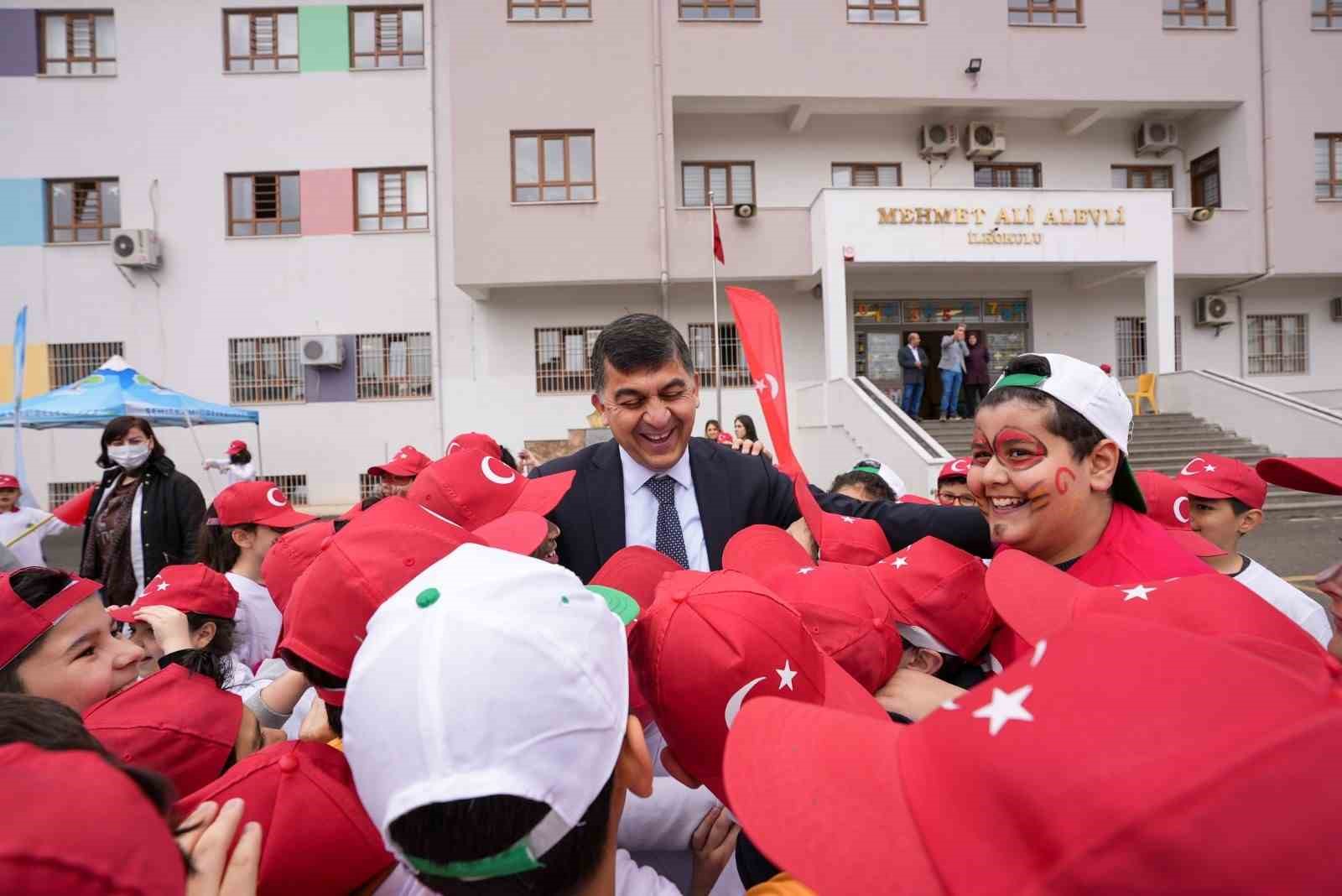ŞEHİTKAMİL BELEDİYESİ, ÖNCE ÖĞREN SONRA EĞLEN PROJESİYLE 74 FARKLI KIRSAL
