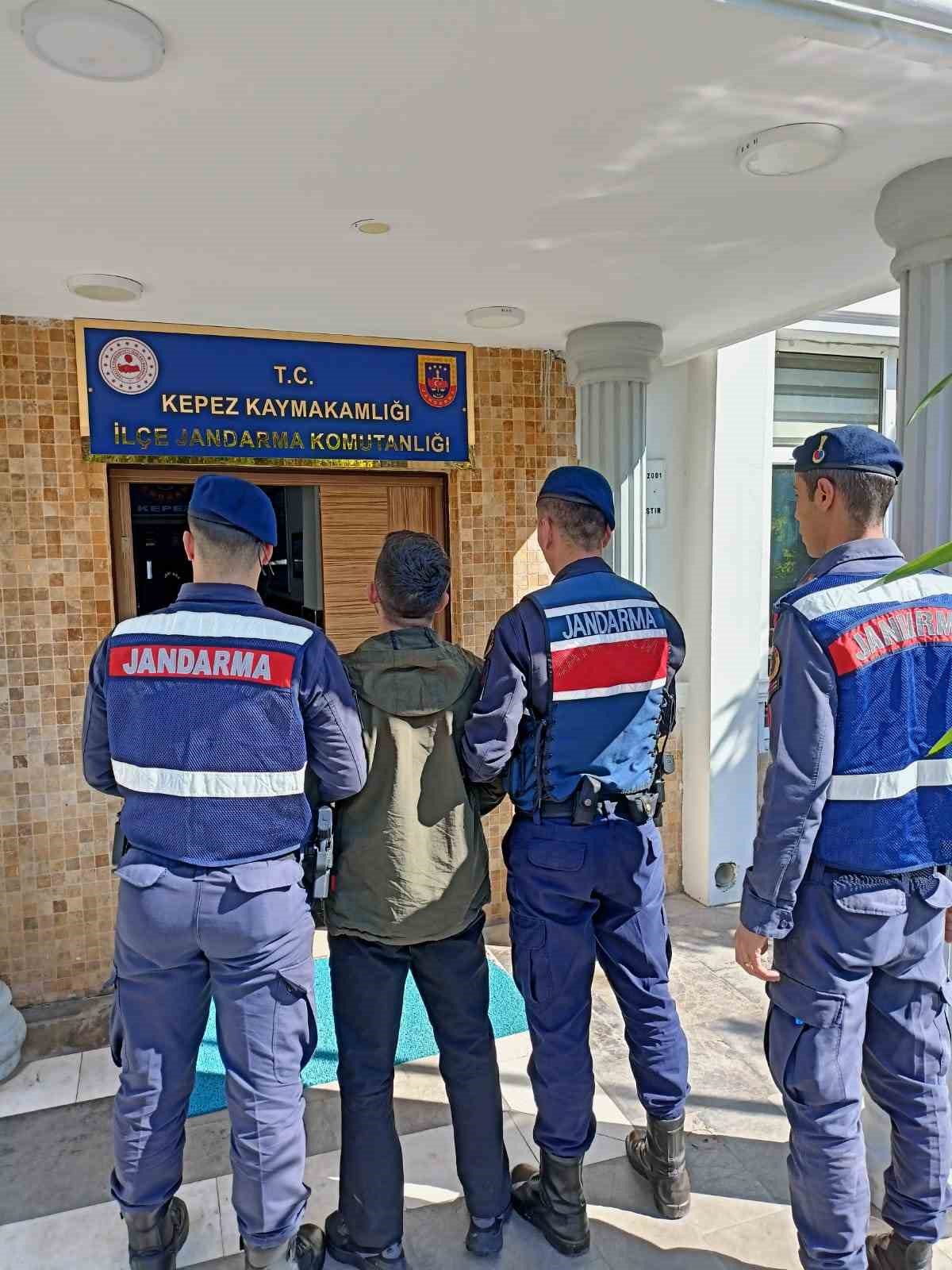 ANTALYA’DA JANDARMA EKİPLERİ TARAFINDAN, HAKKINDA 37 ADET SUÇ KAYDI BULUNAN