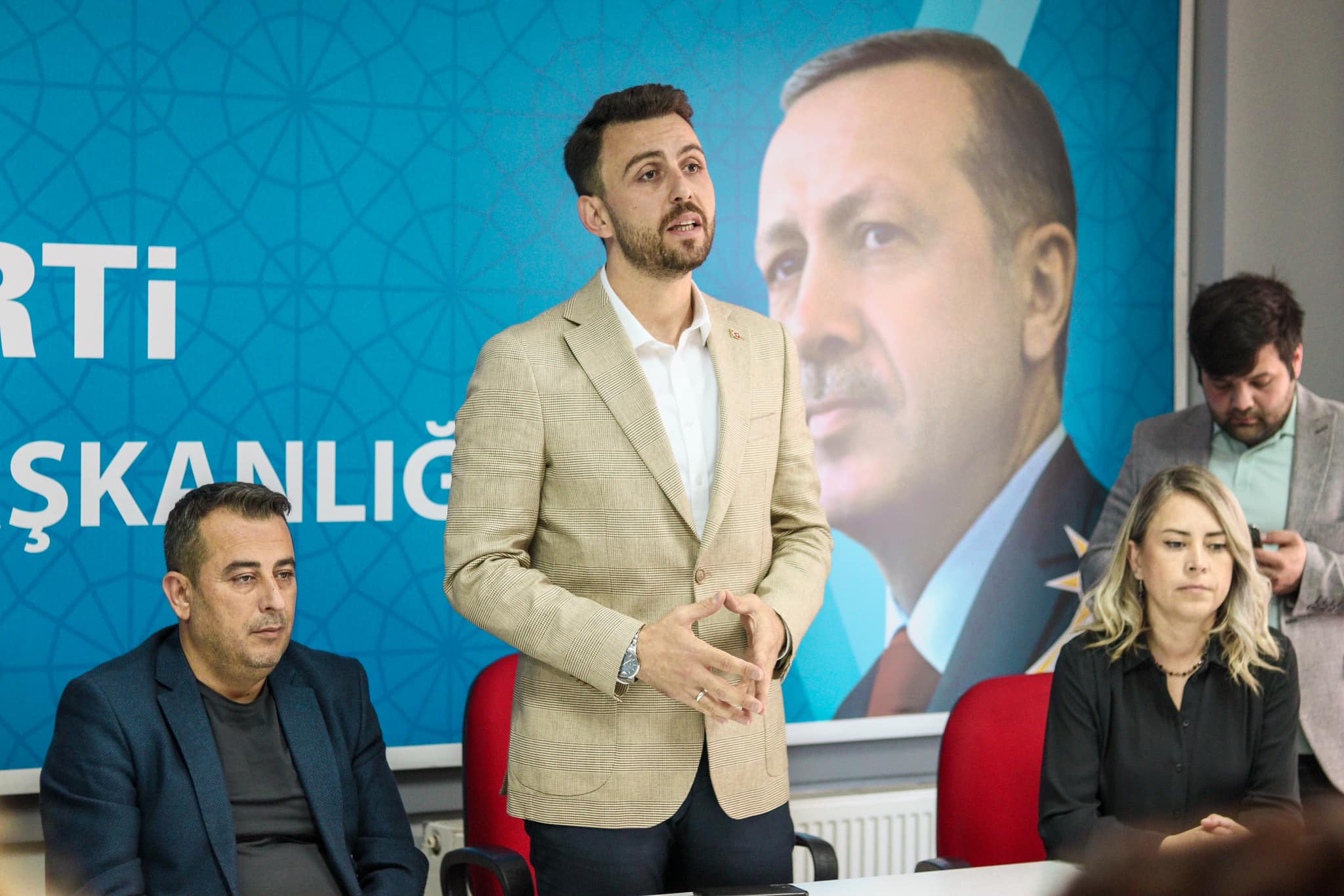 Milletvekili Adayı Ali Taylan Öztaylan’dan Körfez Çıkartması Ali Taylan Öztaylan’a Körfez Bölgesinde Yoğun İlgi.