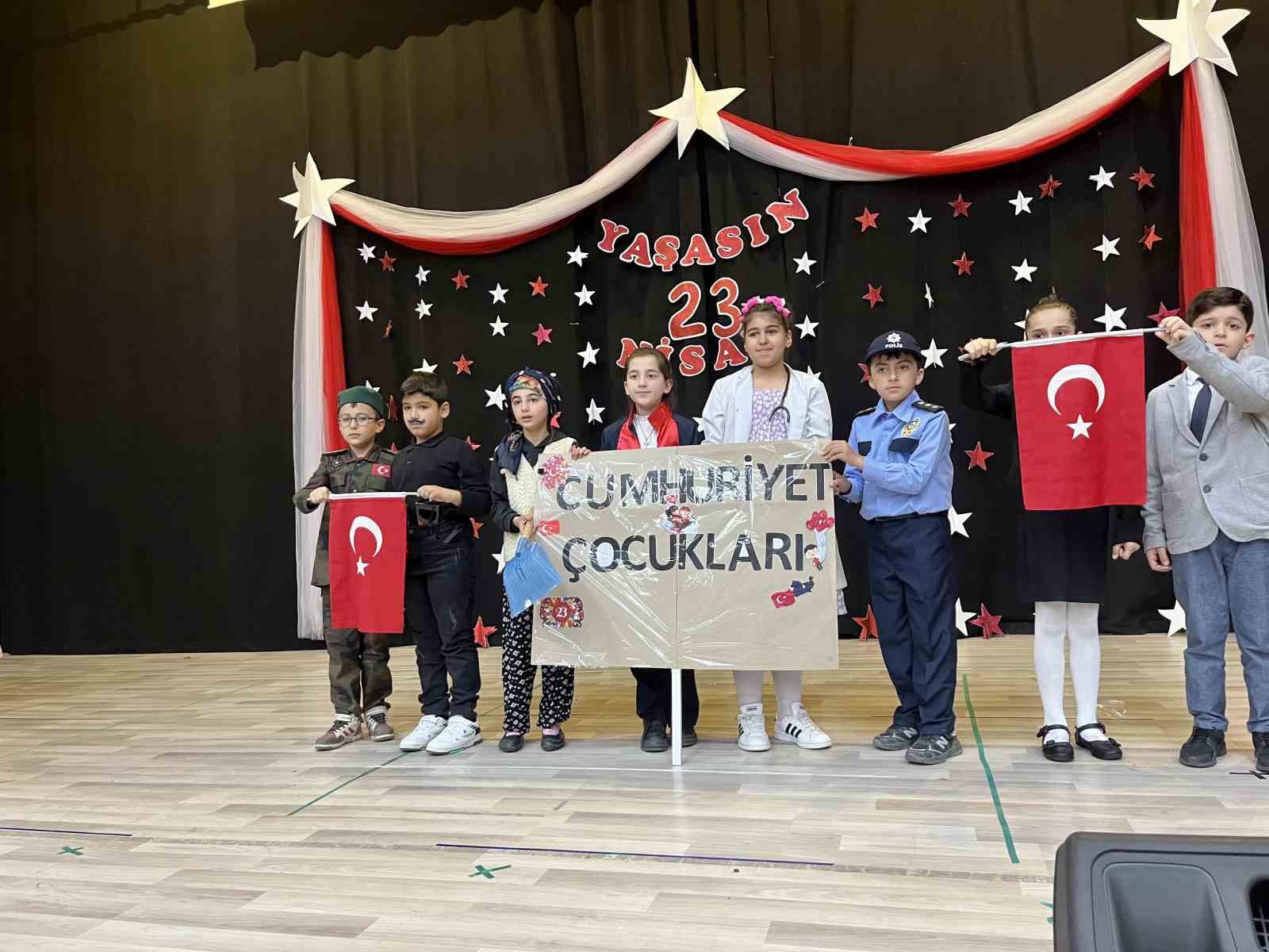 23 NİSAN AĞRI’DA COŞKUYLA KUTLANDI