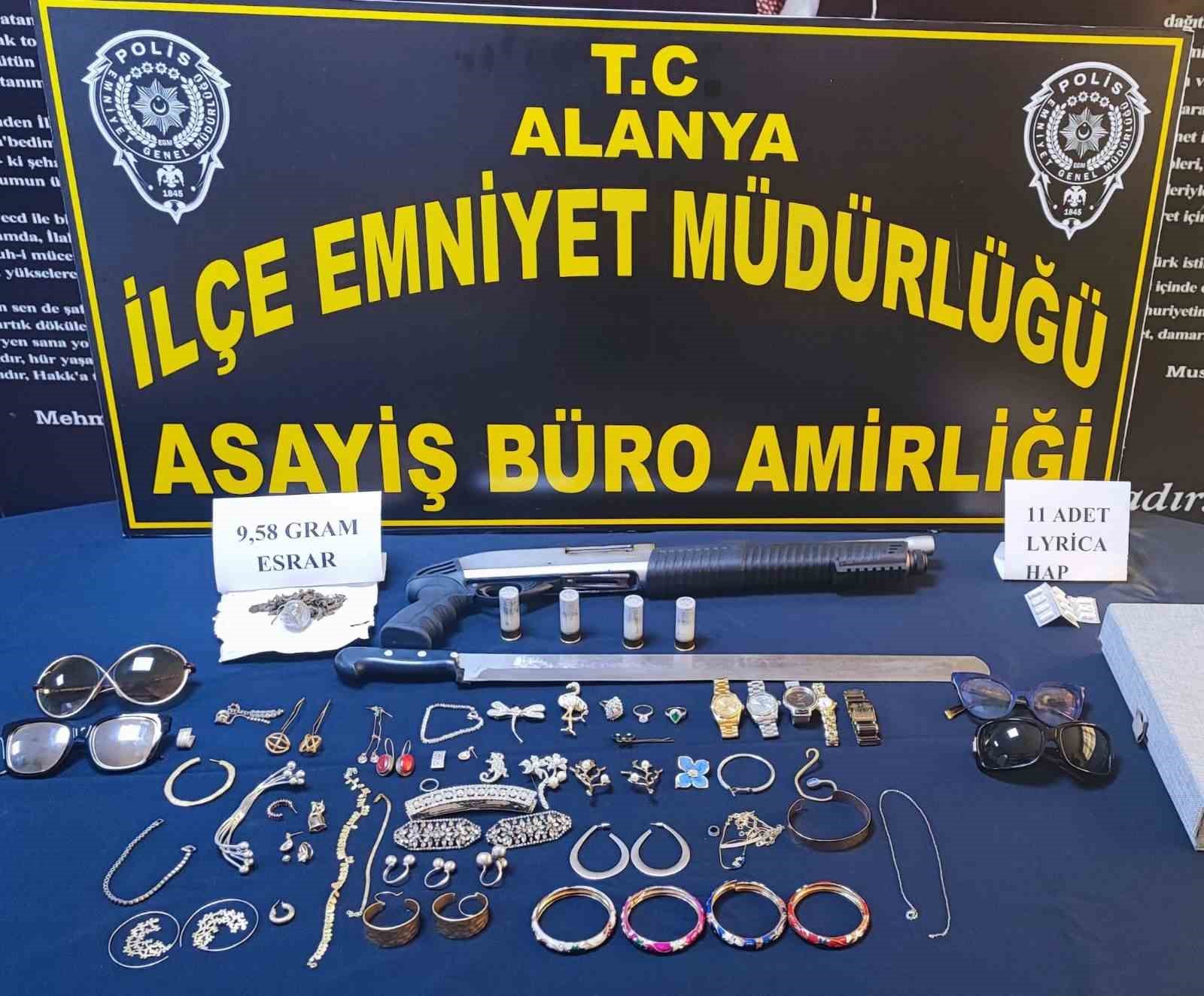 ANTALYA’NIN ALANYA İLÇESİNDE 3 AYRI HIRSIZLIK OLAYINA KARIŞAN ŞAHIS, TUTUKLANARAK