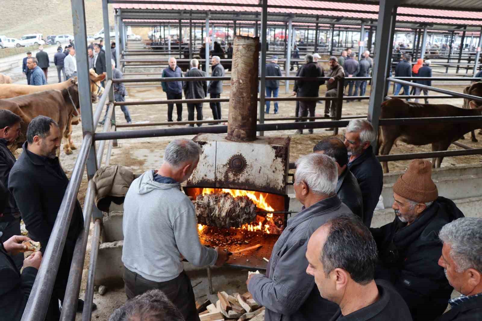 OLTULU ADİL ÇİMEN 35 YILDIR OLTU HAYVAN PAZARINDA OLTU CAĞ