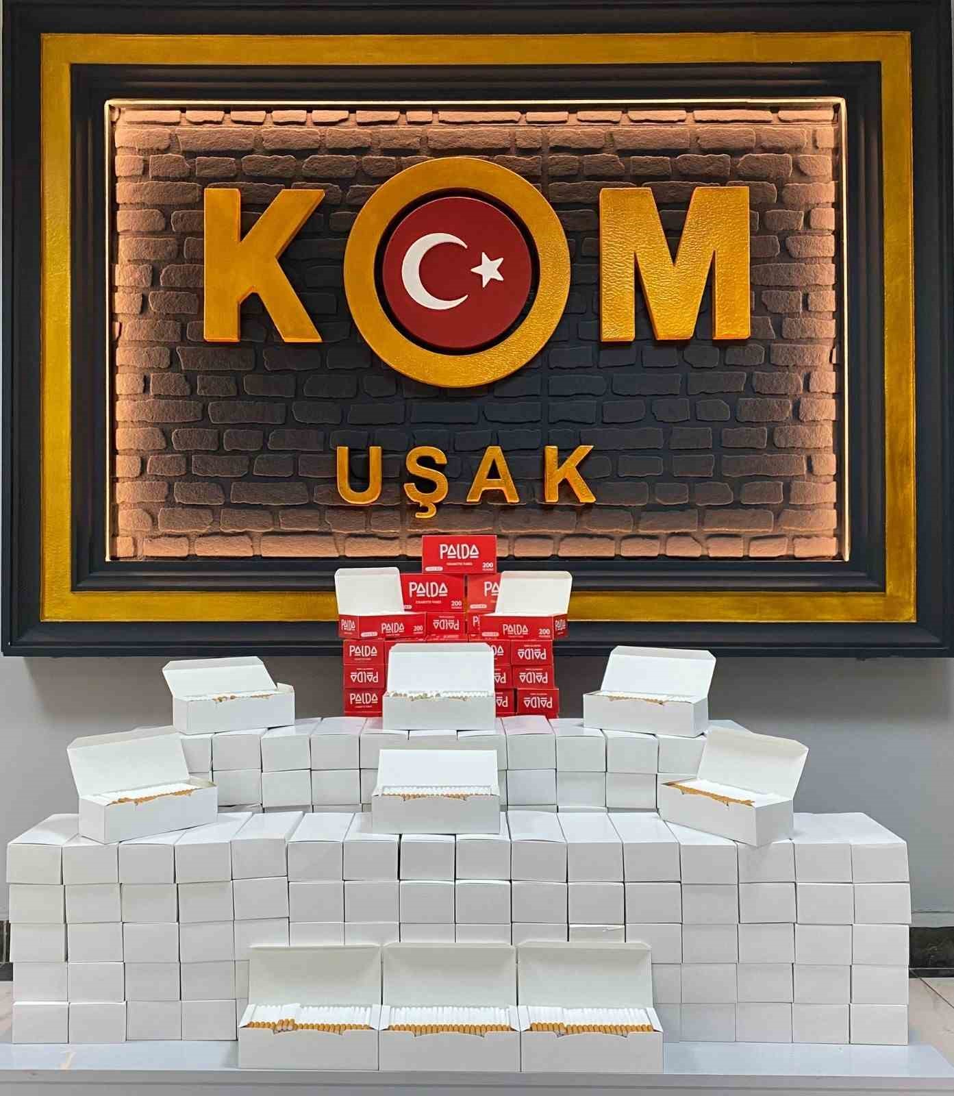 UŞAK’TA KAÇAK TÜTÜNCÜLERE YAPILAN OPERASYONDA BİNLERCE PAKET KAÇAK DOLU MAKARON