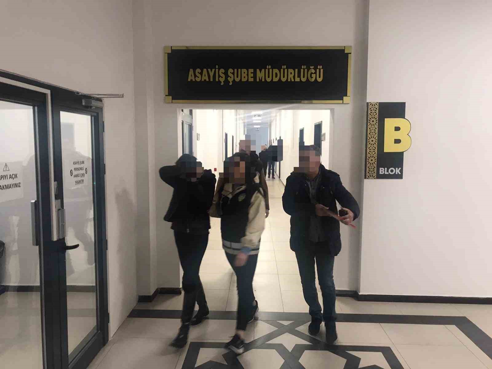 KOCAELİ'DE BİR İKAMETTE 50 BİN TL DEĞERİNDE ZİYNET EŞYASI ÇALAN