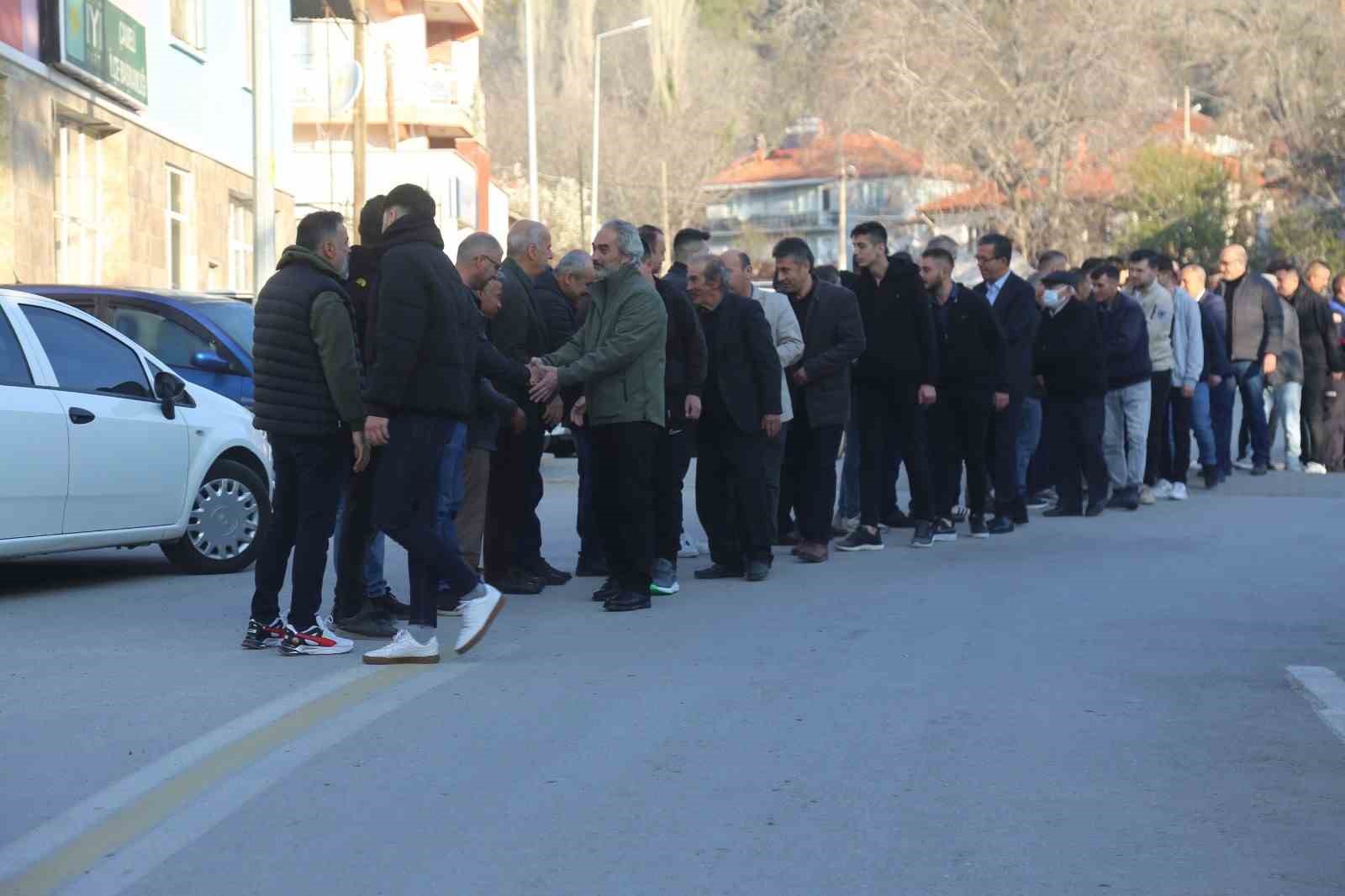 DENİZLİ’NİN ÇAMELİ İLÇESİNDE RAMAZAN BAYRAMI PROGRAMI ÇERÇEVESİNCE NAMAZIN ARDINDAN İLÇE
