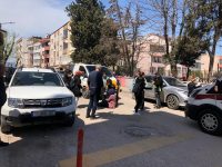 Bandırma’nın Paşabayır Mahallesinde bir bankaya ait para taşıma aracı, kucağında