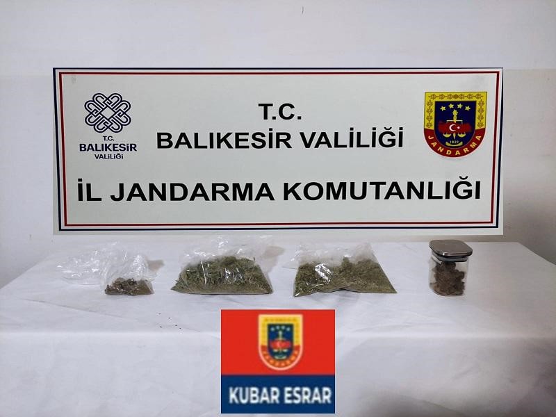 Balıkesir’de bayram öncesi ‘Huzur’ operasyonu Balıkesir’de polis ve jandarma ekipleri Ramazan Bayramı öncesi düzenledikleri huzur