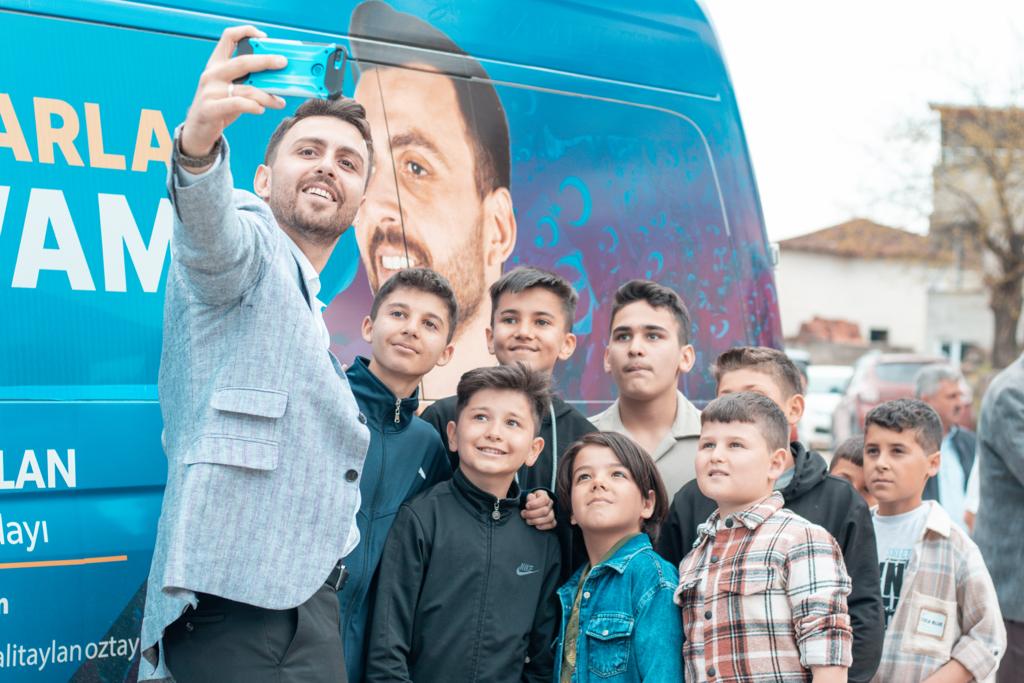 AK Parti Balıkesir Milletvekili adayı Ali Taylan Öztaylan, 23 Nisan