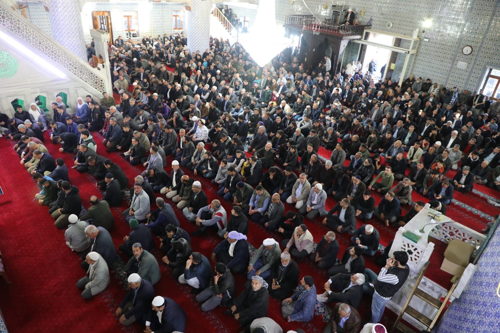 ADALET BAKANI BEKİR BOZDAĞ, ŞANLIURFA'DAKİ DERGAH CAMİSİ'NDE BAYRAM NAMAZINI KILDI