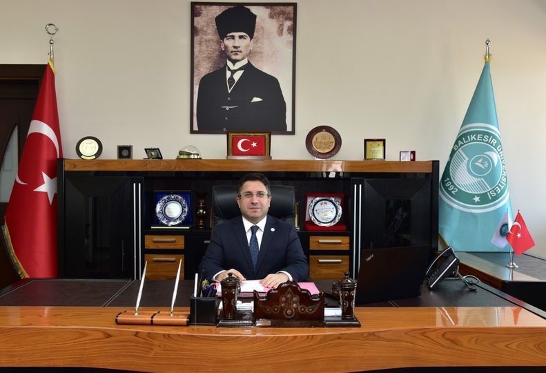 ADALETİN KALBİ BALIKESİR ÜNİVERSİTESİNDE ATACAK REKTÖR YÜCEL OĞURLU