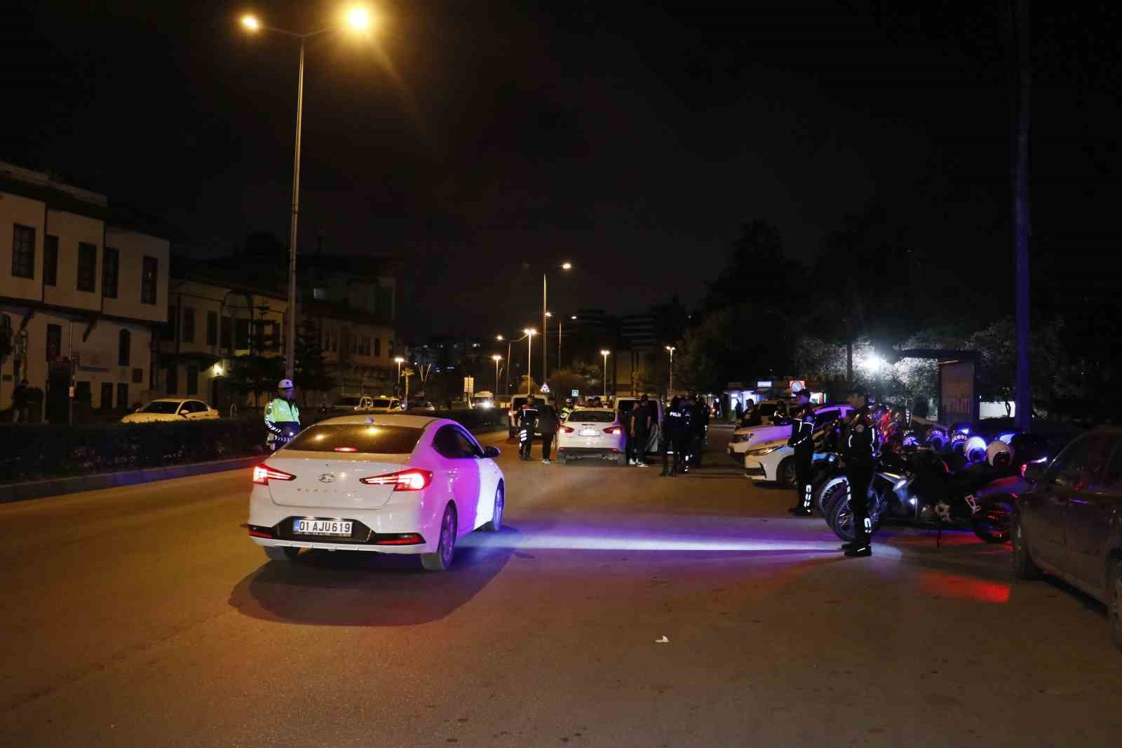 ADANA’DA 2 BİN POLİS İLE HUZUR VE GÜVEN UYGULAMASI YAPILDI.