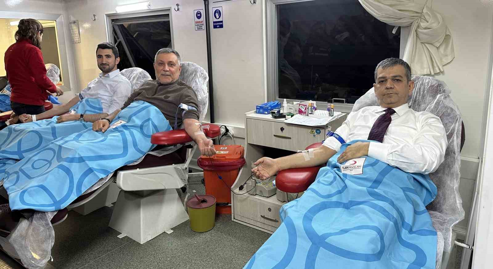 ELAZIĞ’DA AK PARTİ’DEN ADAYLIKLARI BELLİ OLAN MİLLETVEKİLLERİ, İL TEŞKİLATININ DÜZENLEDİĞİ