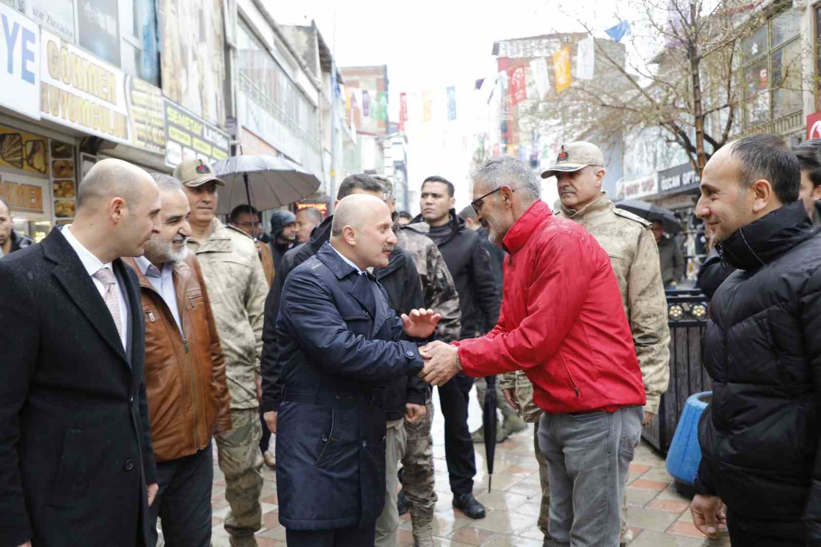 AĞRI VALİSİ DR. OSMAN VAROL, HAFTA BAŞI MESAİSİNE YOĞUN BİR