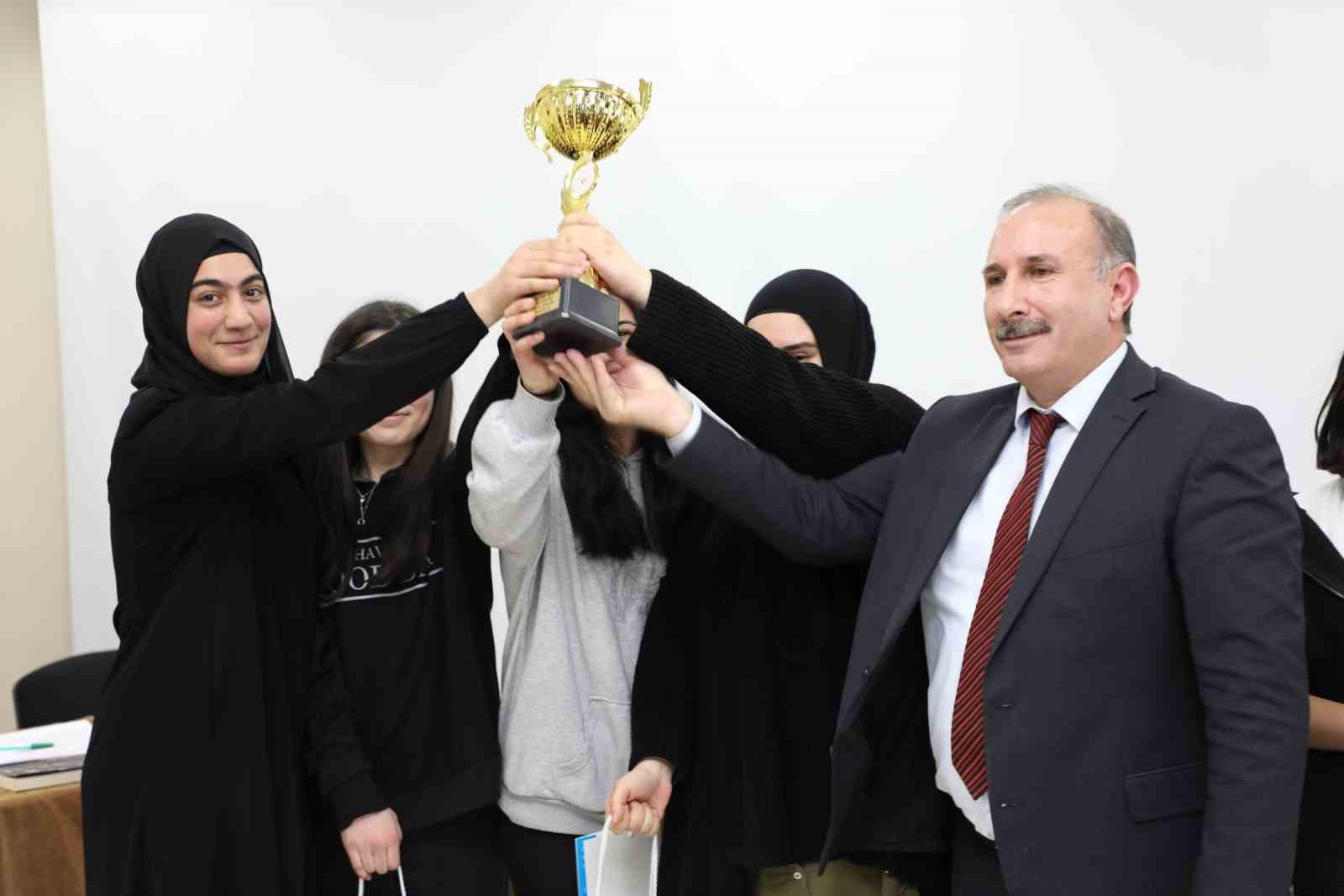 AĞRI VALİLİĞİ HİMAYELERİNDE İL MİLLİ EĞİTİM MÜDÜRLÜĞÜ TARAFINDAN YÜRÜTÜLEN “OKUYAN