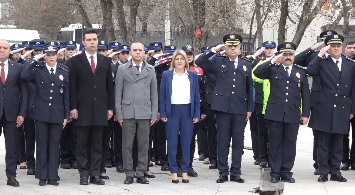 AĞRI'DA TÜRK POLİS TEŞKİLATININ 178'İNCİ YIL DÖNÜM NEDENİYLE ABİDE MEYDANI'NDA