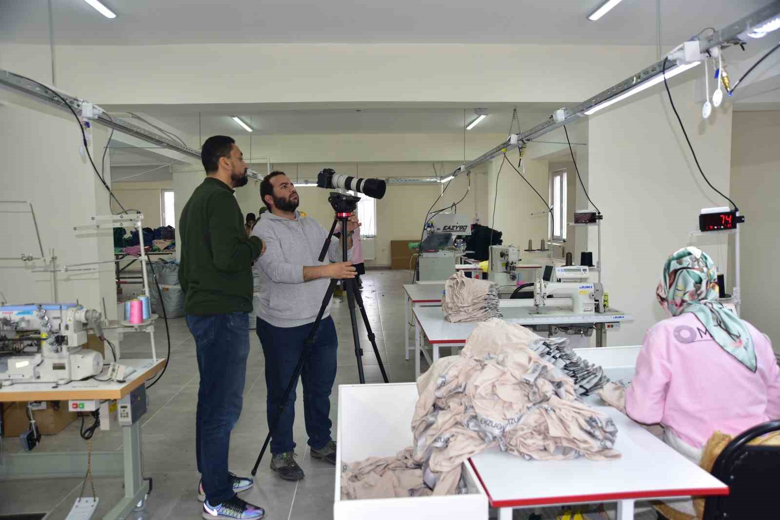 BİTLİS’İN AHLAT İLÇESİNDE ÜRETİLEN TEKSTİL ÜRÜNLERİ, DÜNYACA ULUSLAR ARASI BİR