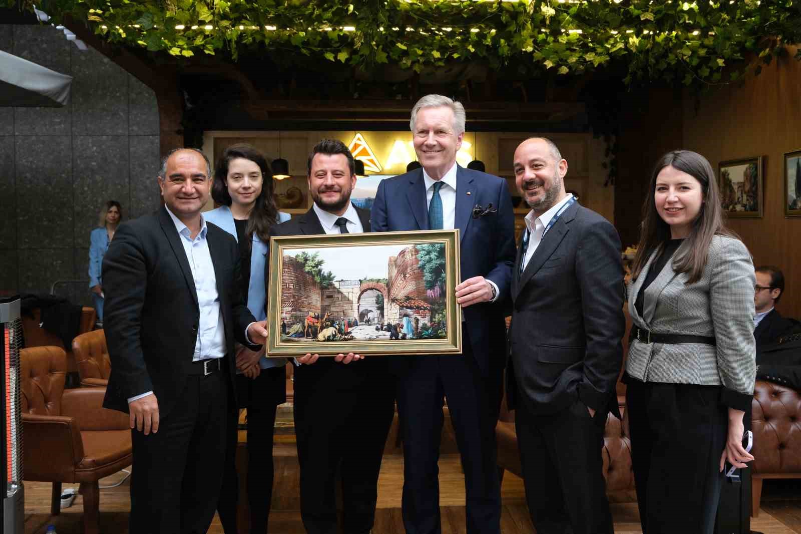ATIŞ ŞİRKETLER GRUBU CEO’SU AHMET ATIŞ DA ZİRVEYE KATILDI