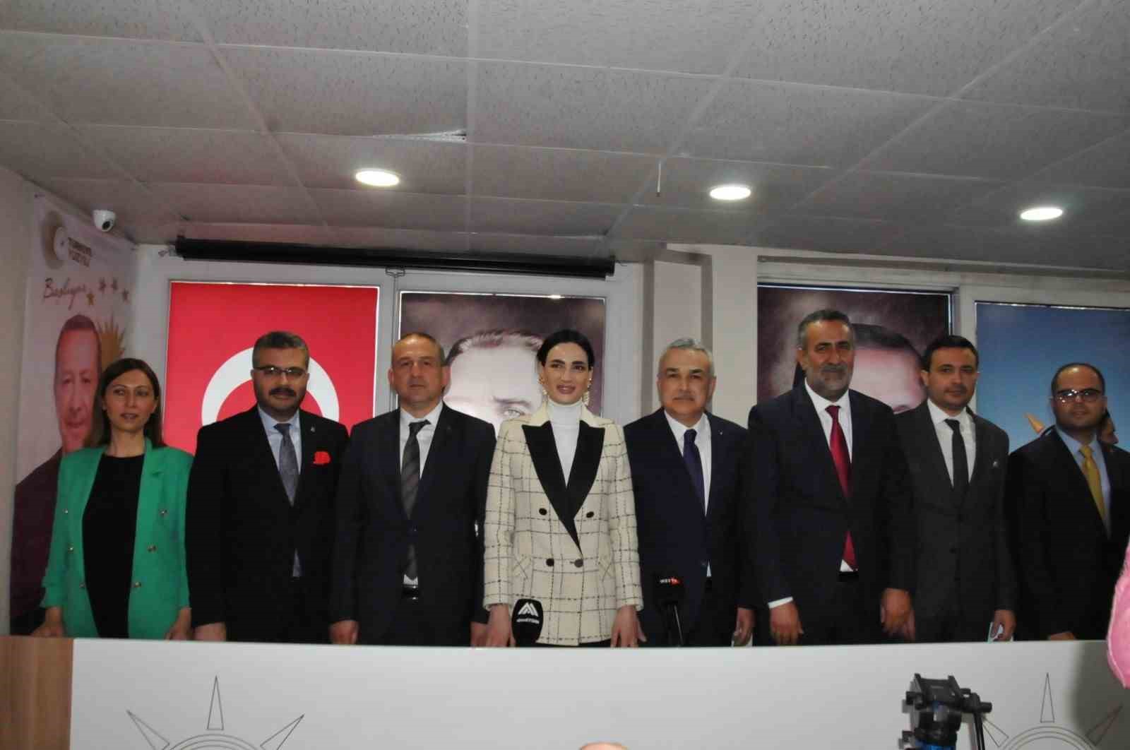 AK PARTİ MİLLETVEKİLİ ADAYLARININ TANITIM TOPLANTISININ SONUNCUSU, EFELER İLÇE TEŞKİLATI’NDA