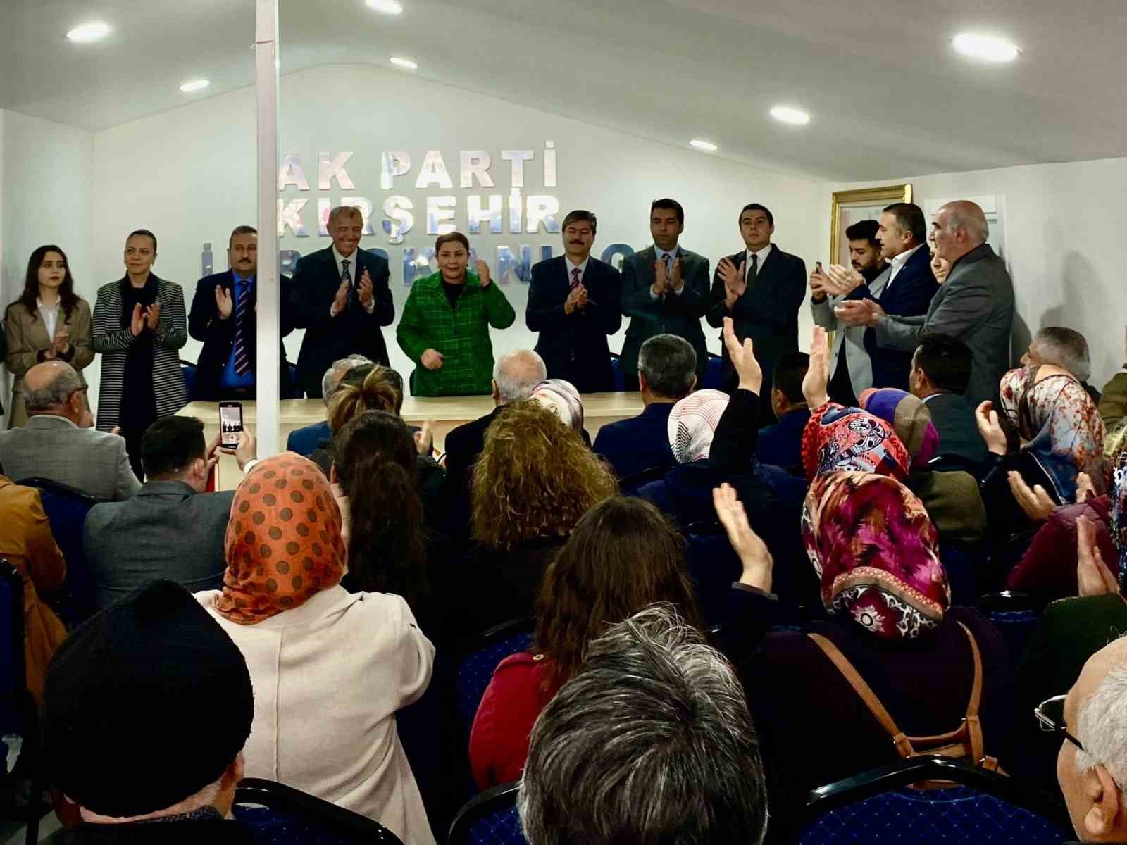 AK PARTİ'DE, MİLLETVEKİLİ ADAYLARI TEŞKİLATI İLE BİR ARAYA GELDİ