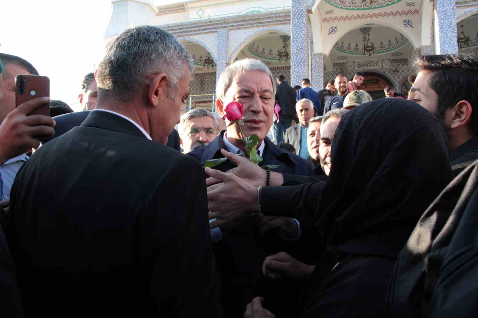 MİLLİ SAVUNMA BAKANI HULUSİ AKAR İLE AK PARTİ GENEL BAŞKAN