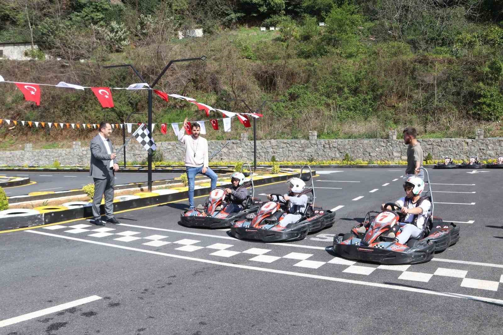 10 GÜN BOYUNCA DEVAM EDECEK OLAN GO-KART TURNUVASININ BAŞLANGICINI AKÇAABAT
