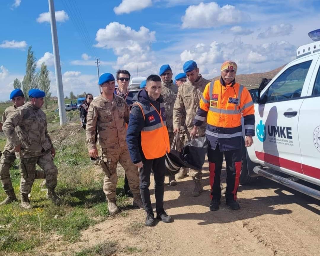 AKSARAY’DA DÜN AKŞAM SAATLERİNDE OYUN OYNARKEN SULAMA KANILANA DÜŞEREK AKINTIYA
