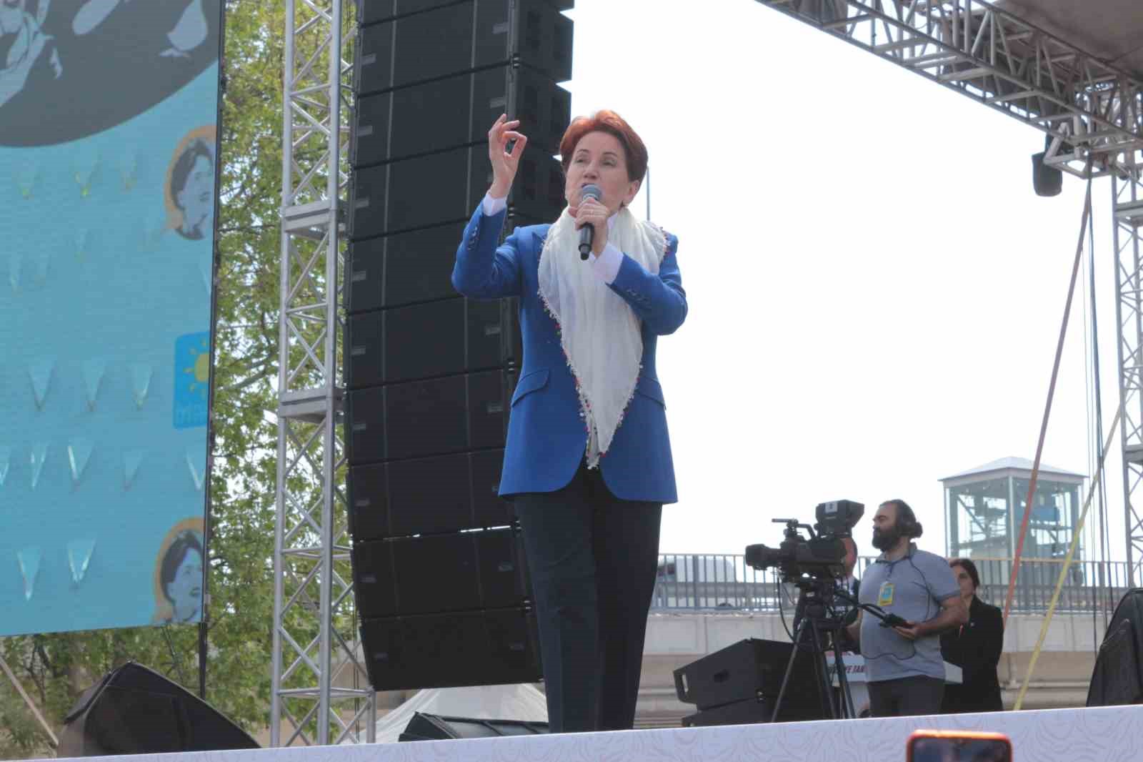 İYİ PARTİ GENEL BAŞKANI MERAL AKŞENER, BALIKESİR’DE AÇIK HAVA TOPLANTISI