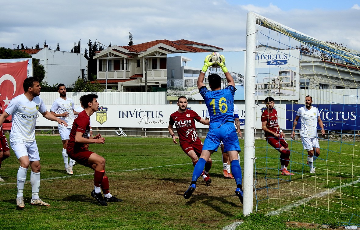 ALAÇATISPOR, LİGİN 23. HAFTASINDA SAHASINDA AĞIRLADIĞI KARTALSPOR İLE 1-1 BERABERE