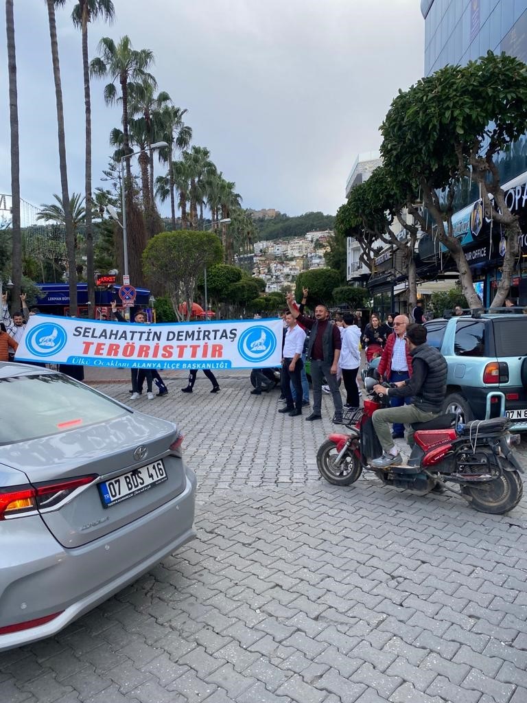 ANTALYA'NIN ALANYA İLÇESİNE MİTİNG İÇİN GELEN İSTANBUL BÜYÜKŞEHİR BELEDİYE BAŞKANI