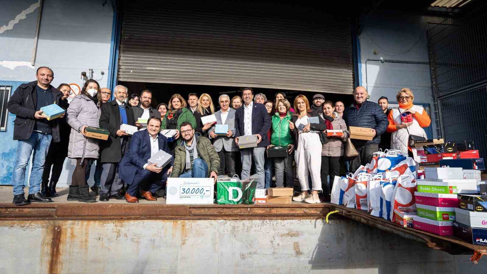 ALMANYA’DA KUZEY REN VESTFALYA EYALETİNDEKİ GURBETÇİLER TARAFINDAN TOPLANAN YARDIM MALZEMELERİ