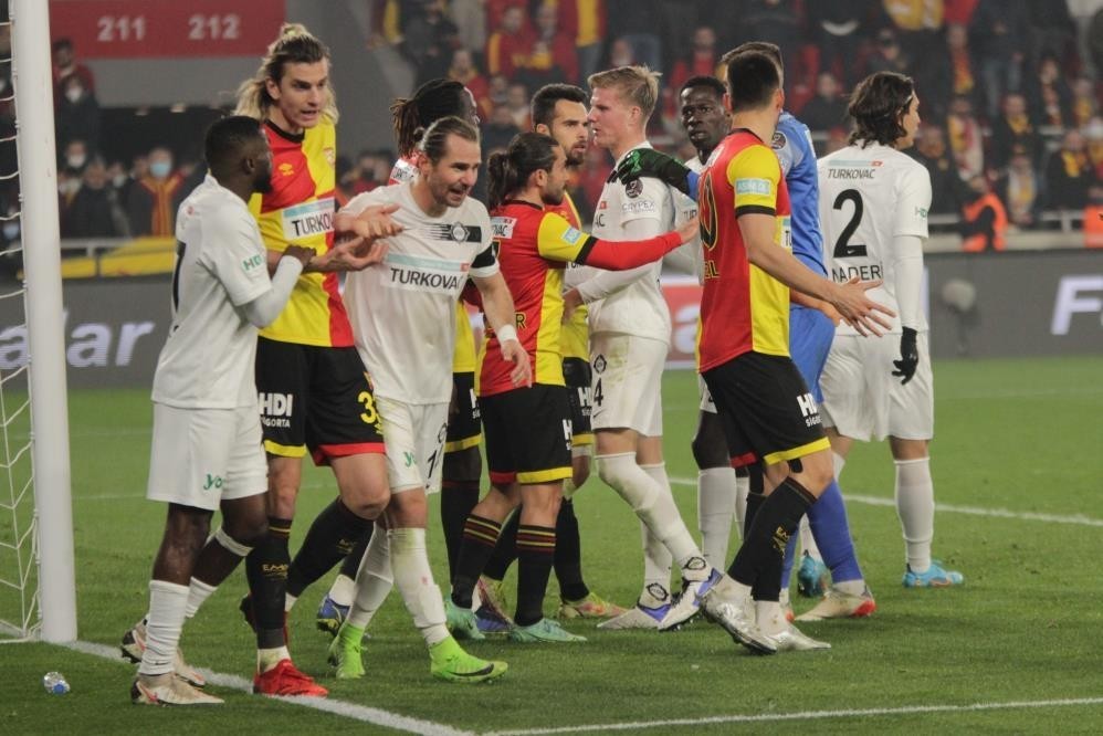 ALTAY İLE GÖZTEPE, SPOR TOTO 1. LİG’DE 23 NİSAN PAZAR