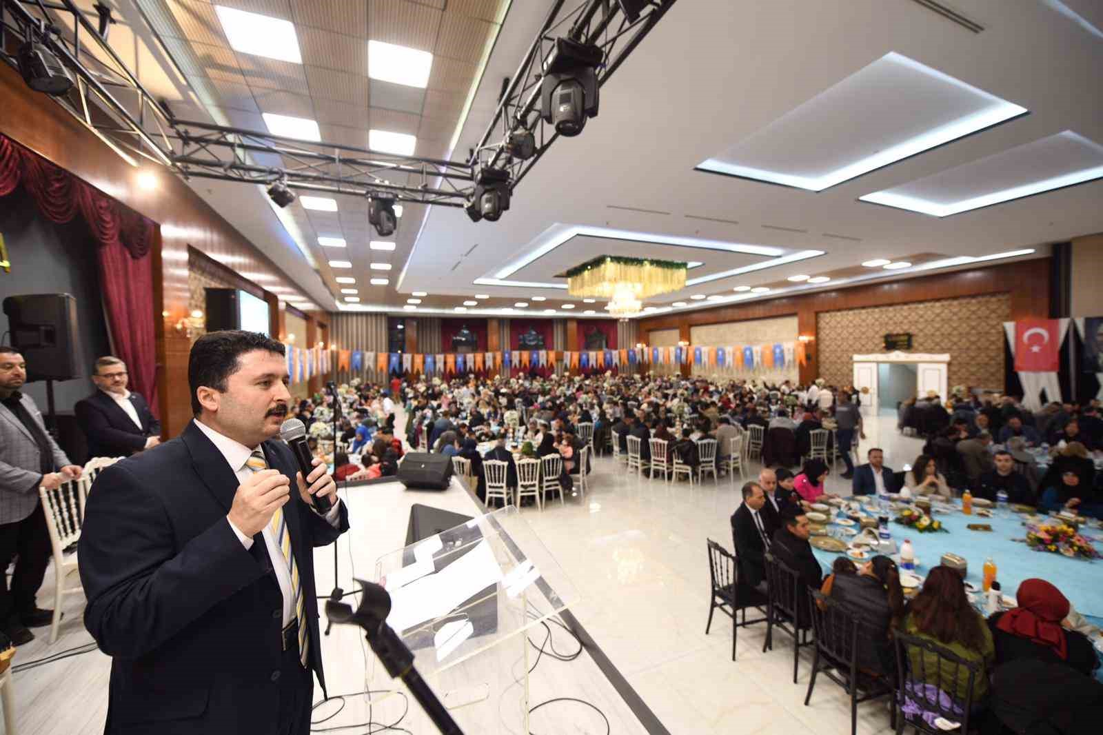 ALTIEYLÜL BELEDİYESİ RAMAZAN AYI İÇERİSİNDE PERSONEL İFTARI DÜZENLEYEREK MORAL DEPOLADI