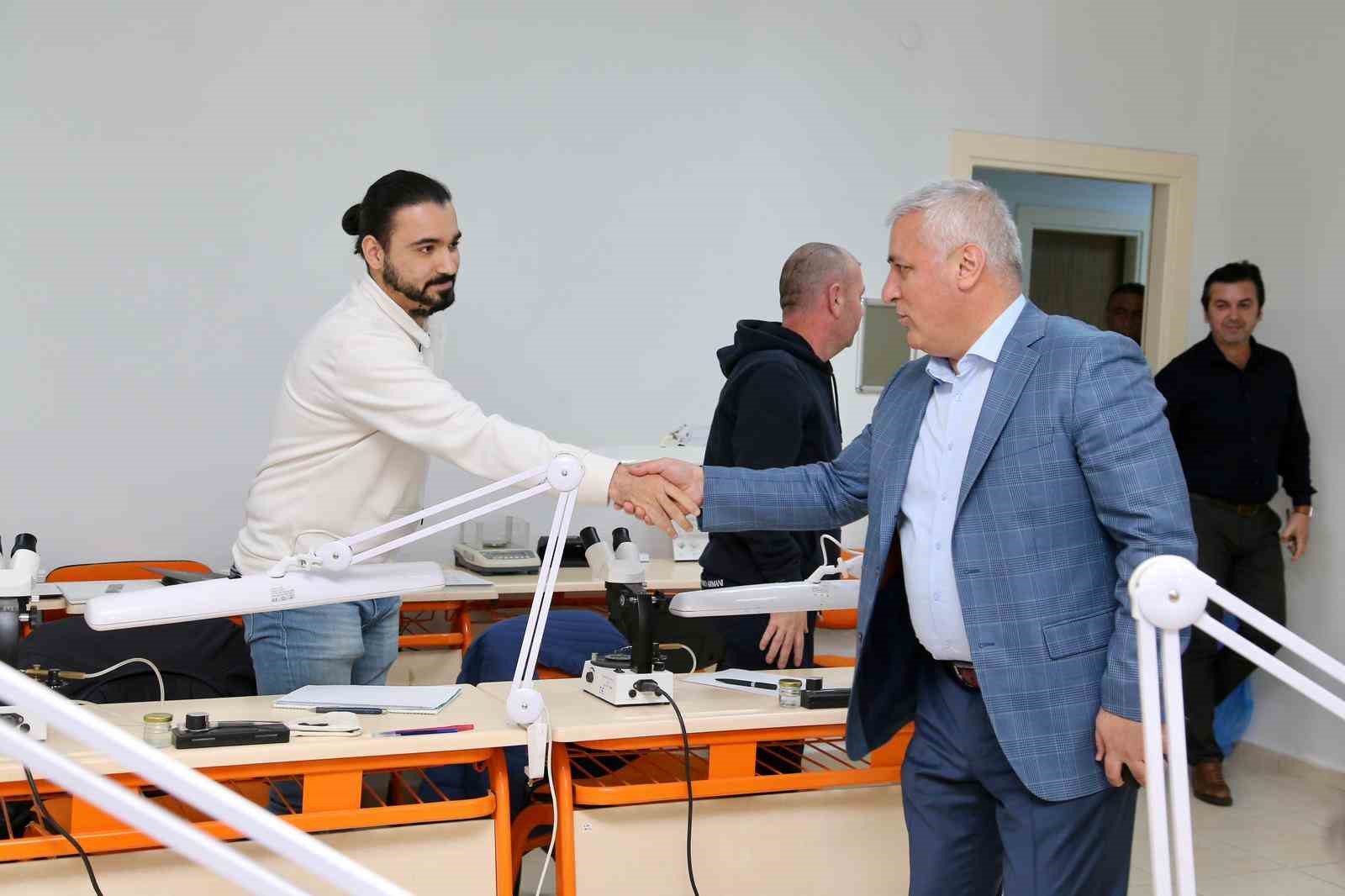 ALANYA TİCARET VE SANAYİ ODASI’NIN KUYUMCULARA YÖNELİK DÜZENLEDİĞİ ÜCRETSİZ PIRLANTA
