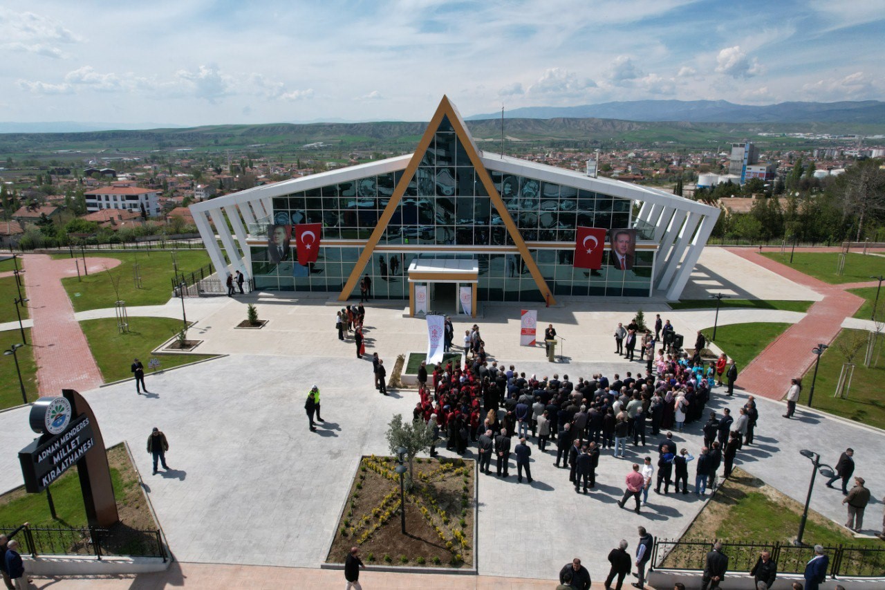 AMASYA’DA İKİ KÜTÜPHANE BİNASI VE RESTORASYONU TAMAMLANAN BİR CAMİNİN AÇILIŞI