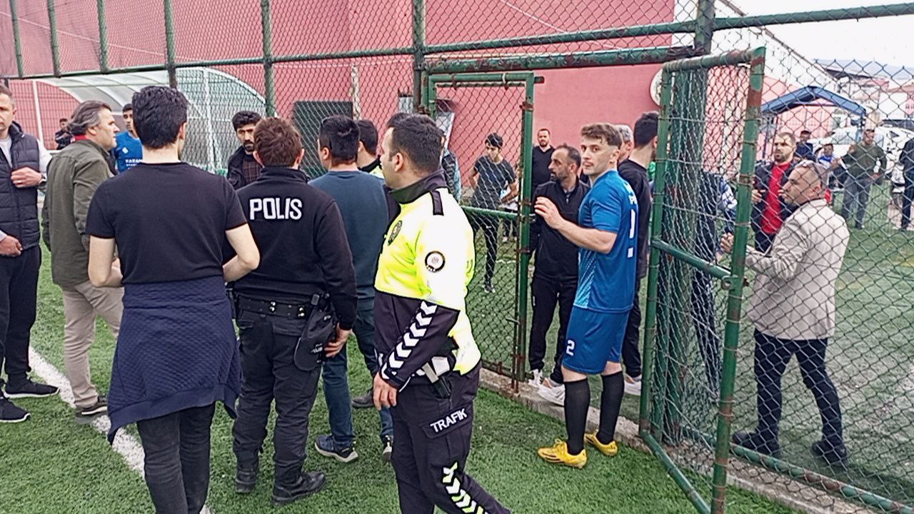 ZONGULDAK 2. AMATÖR KÜME MAÇLARINDA ÇAYCUMA SENTETİK SAHADA OYNANAN KARŞILAŞMA