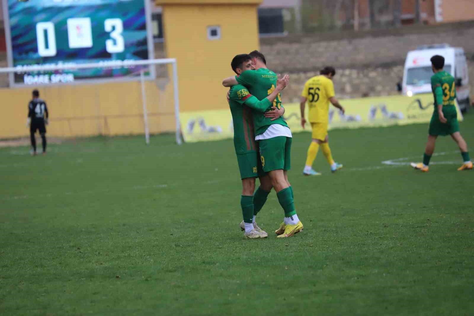 AMEDSPOR, DEPLASMANDA BAYBURT ÖZEL İDARESPOR’U 4-1 MAĞLUP EDEREK BİTİME 4