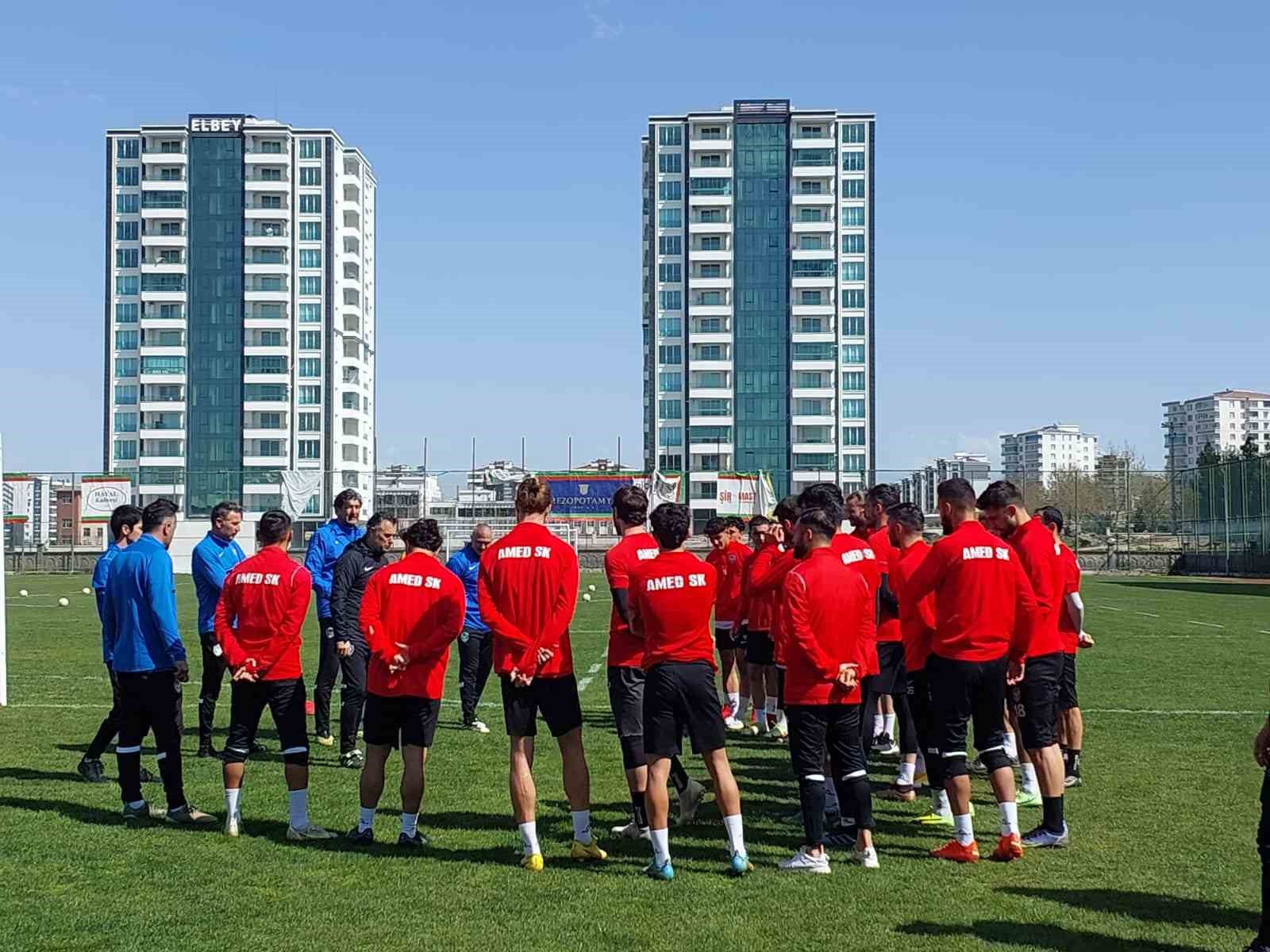 TFF 2. LİG BEYAZ GRUPTA MÜCADELE EDEN AMEDSPOR, LİGİN 33.